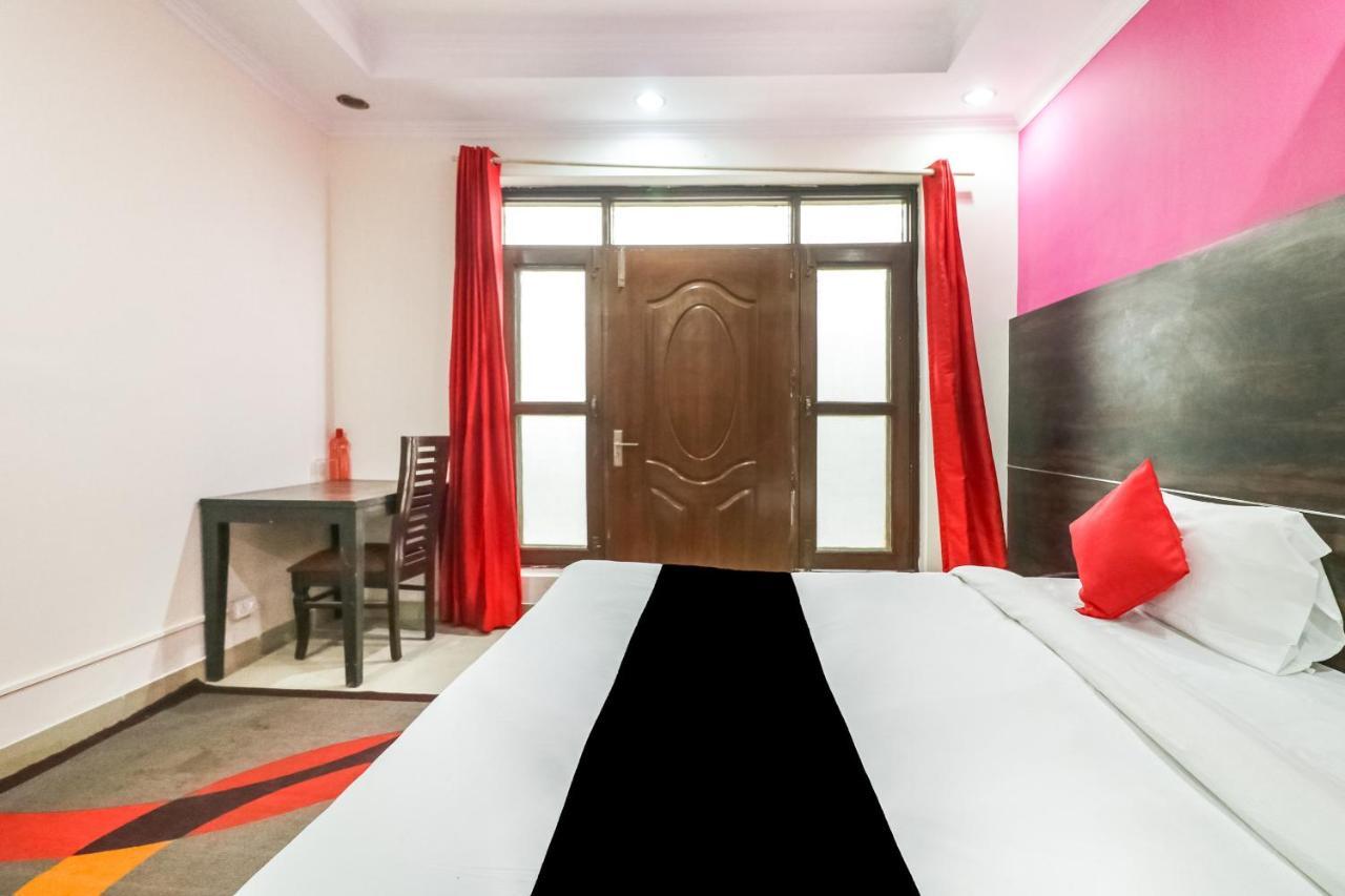 Capital O Hotel Bms Near Appu Ghar Gurgaon Exteriör bild