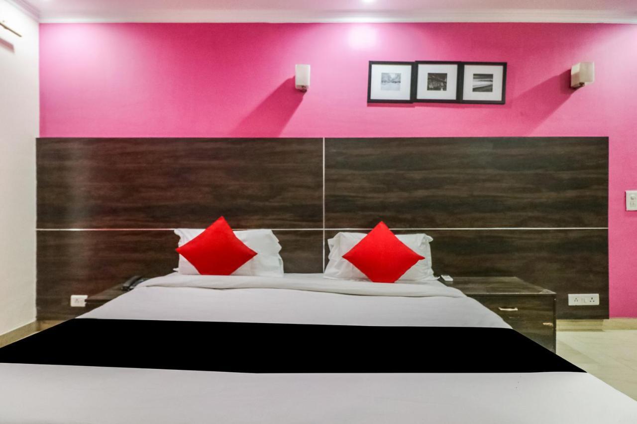 Capital O Hotel Bms Near Appu Ghar Gurgaon Exteriör bild
