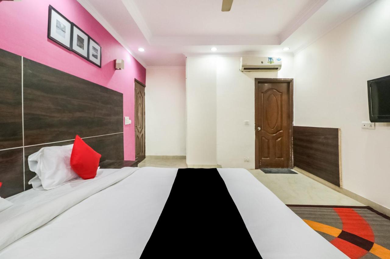 Capital O Hotel Bms Near Appu Ghar Gurgaon Exteriör bild